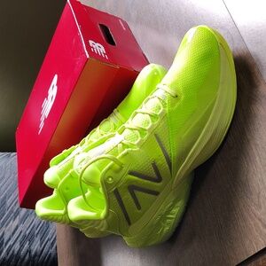 New Balance Two Wxy v4 Basketball Shoe